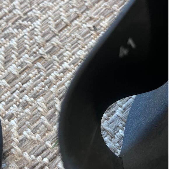 AXEL ARIGATO RUBBER SLIDES Sz 41 - Picture 4 of 4